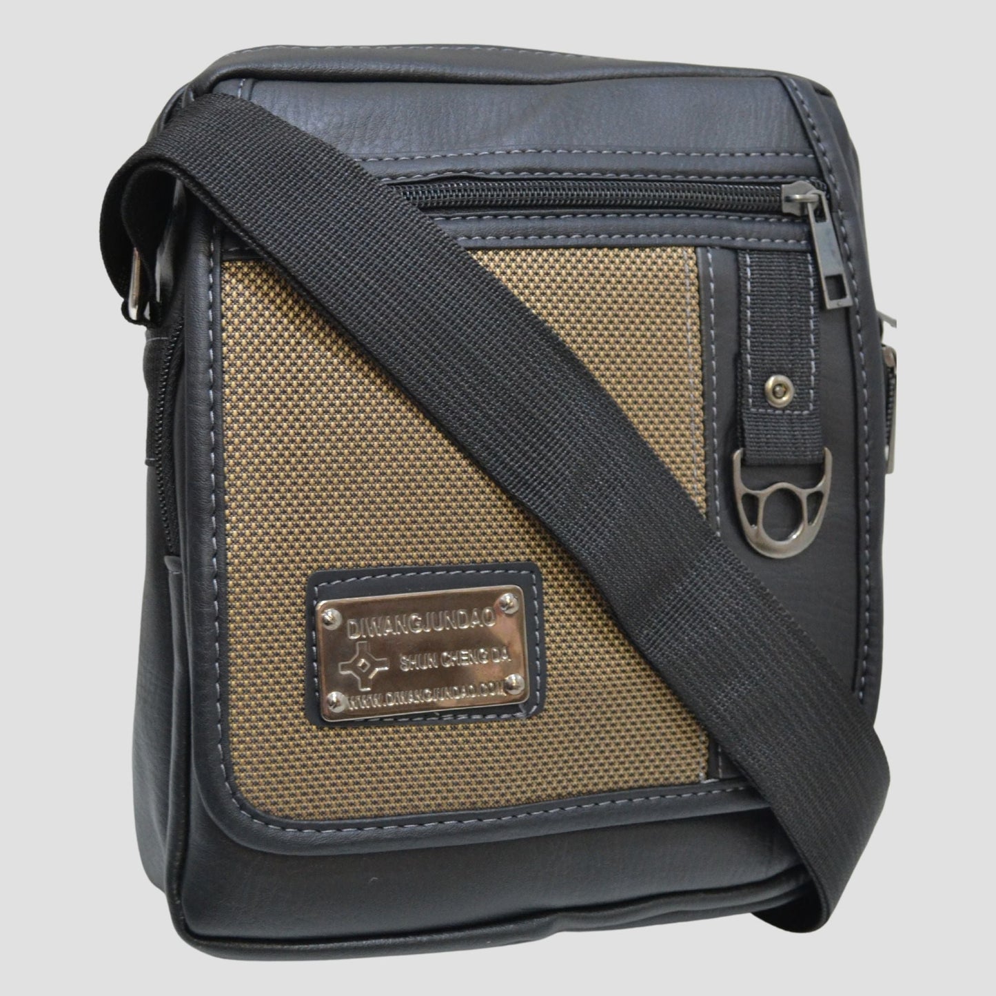 G2588 Men Crossbody Bag